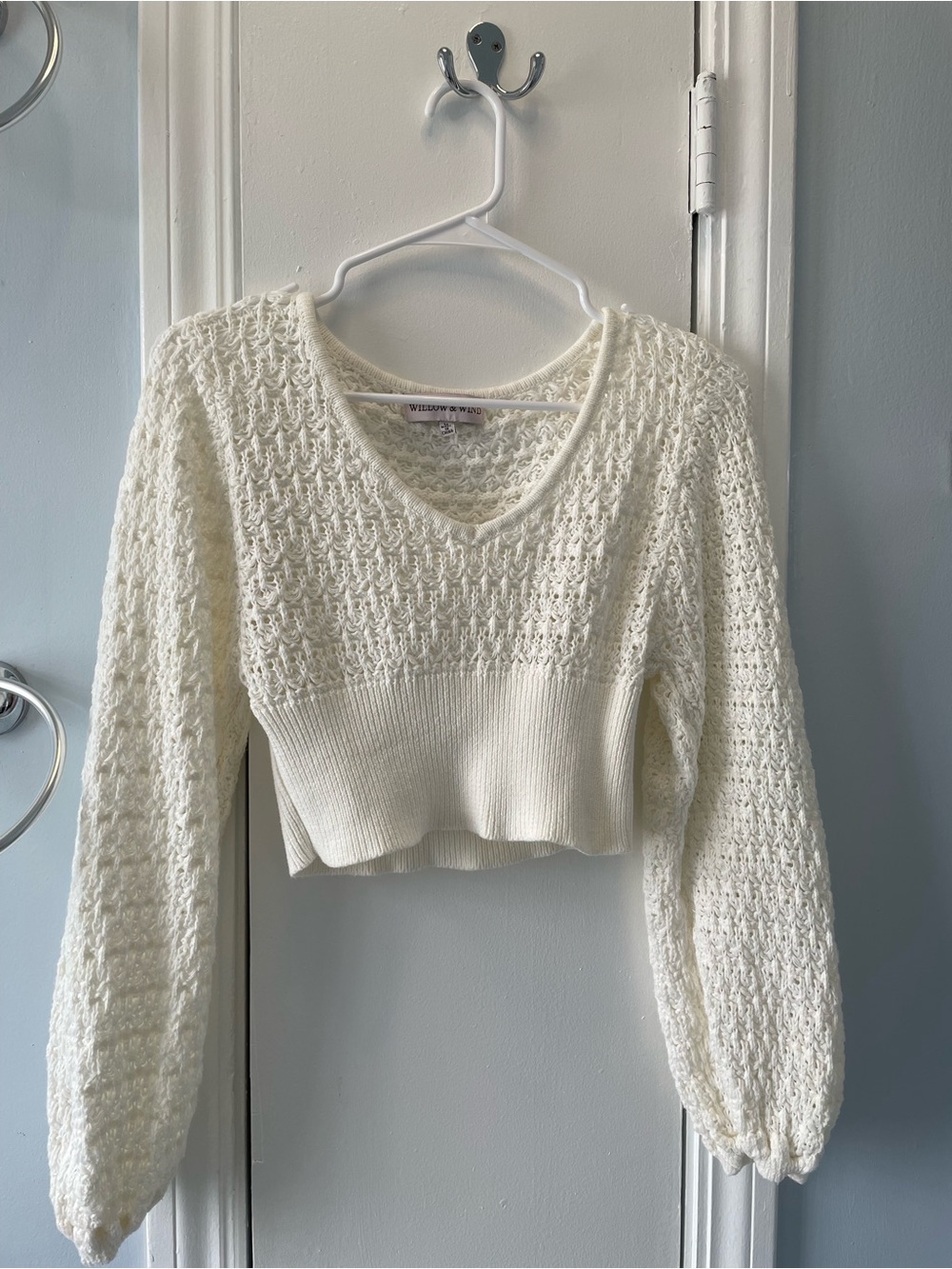 White Cropped Knit V-Neck Sweater